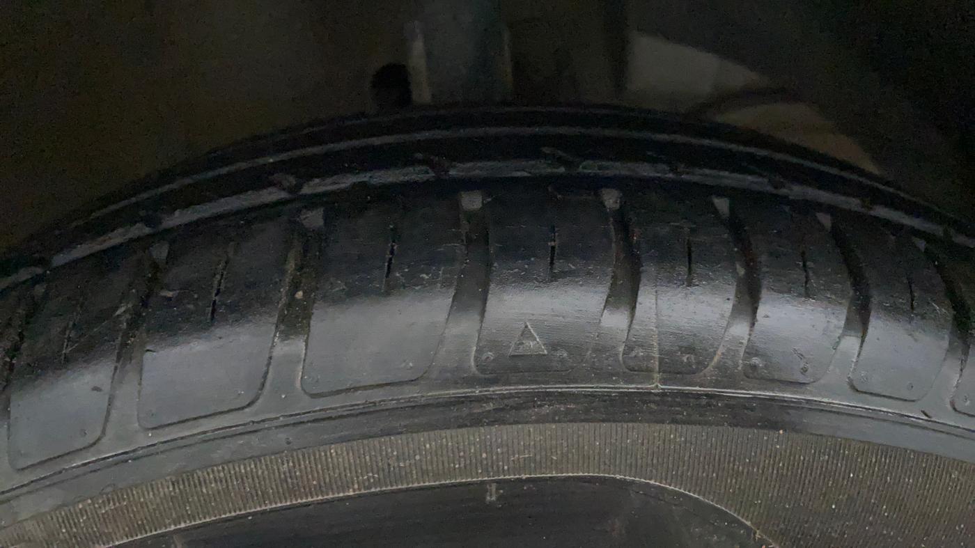 2019 Maruti Dzire VXI, Petrol, Manual, 31,996 km, Right Front Tyre Tread