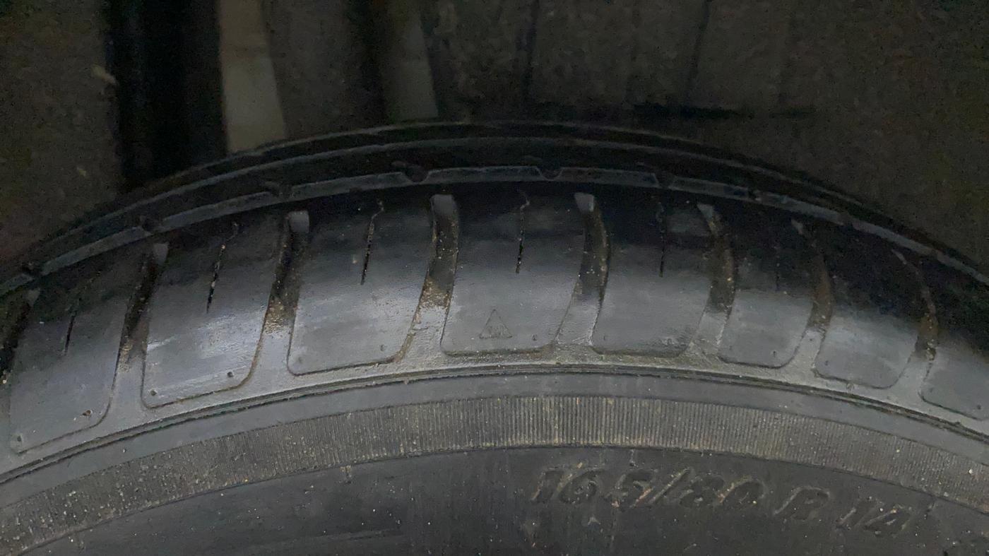 2019 Maruti Dzire VXI, Petrol, Manual, 31,996 km, Right Rear Tyre Tread