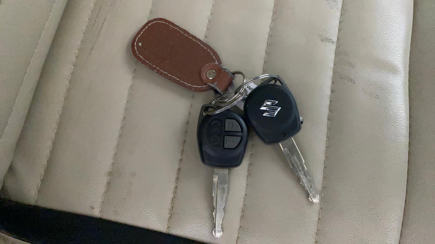 2019 Maruti Dzire VXI, Petrol, Manual, 31,996 km, Key Close Up