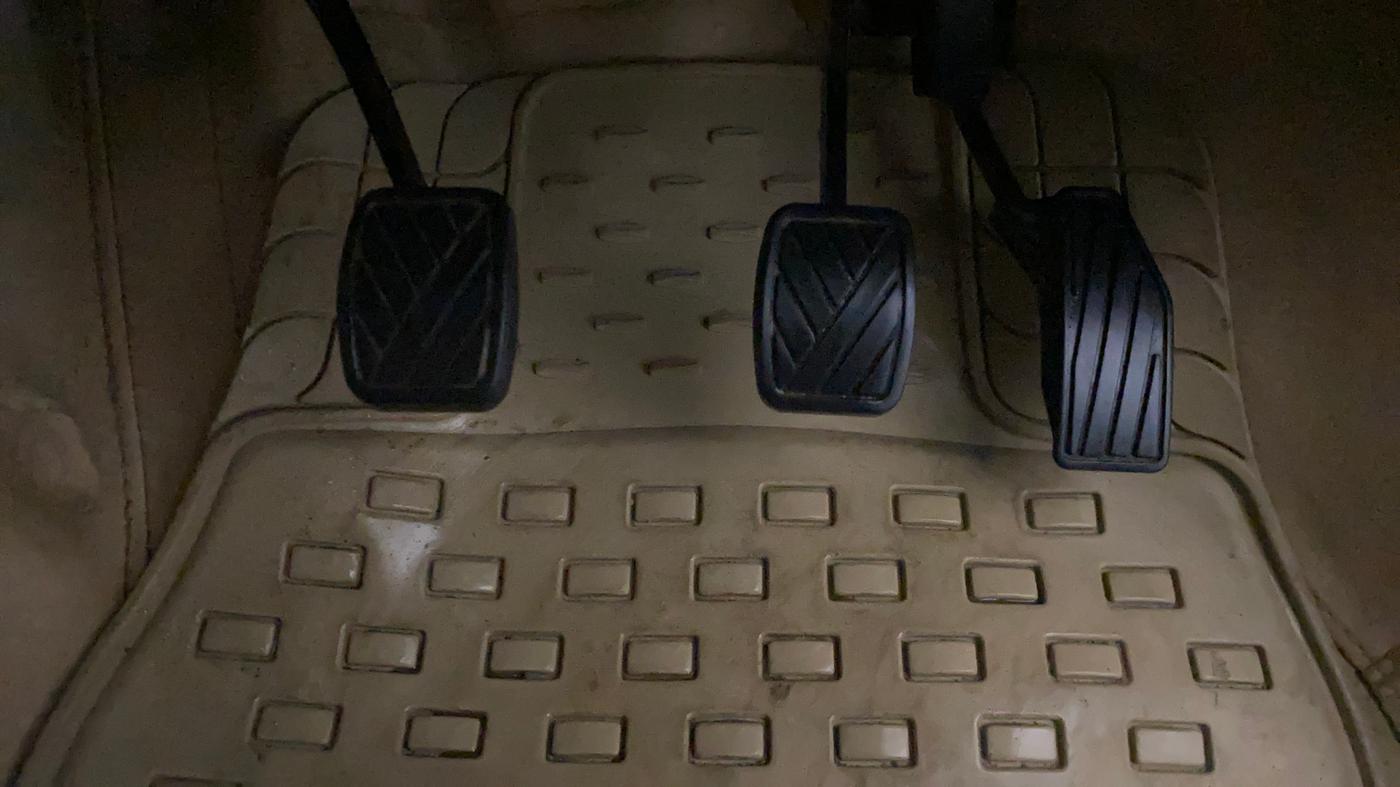 2019 Maruti Dzire VXI, Petrol, Manual, 31,996 km, Pedals