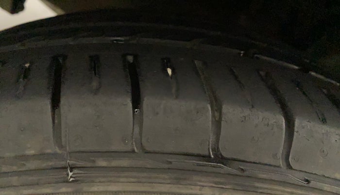 2019 Hyundai Creta SX AT 1.6 PETROL, Petrol, Automatic, 27,780 km, Left Rear Tyre Tread
