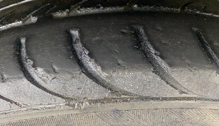 2018 Ford Figo Aspire TITANIUM 1.2 PETROL, Petrol, Manual, 42,113 km, Right Front Tyre Tread