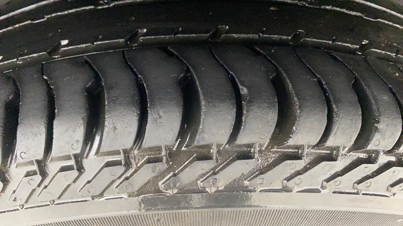 2018 Ford Figo Aspire TITANIUM 1.2 PETROL, Petrol, Manual, 42,113 km, Right Rear Tyre Tread