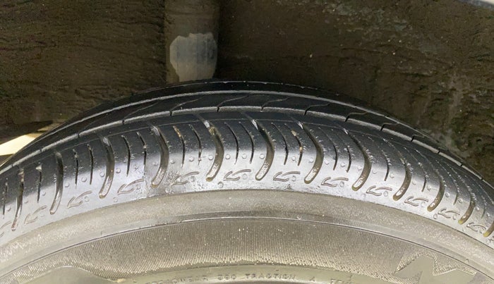 2022 Honda Amaze 1.2L I-VTEC VX CVT, Petrol, Automatic, 13,720 km, Right Rear Tyre Tread