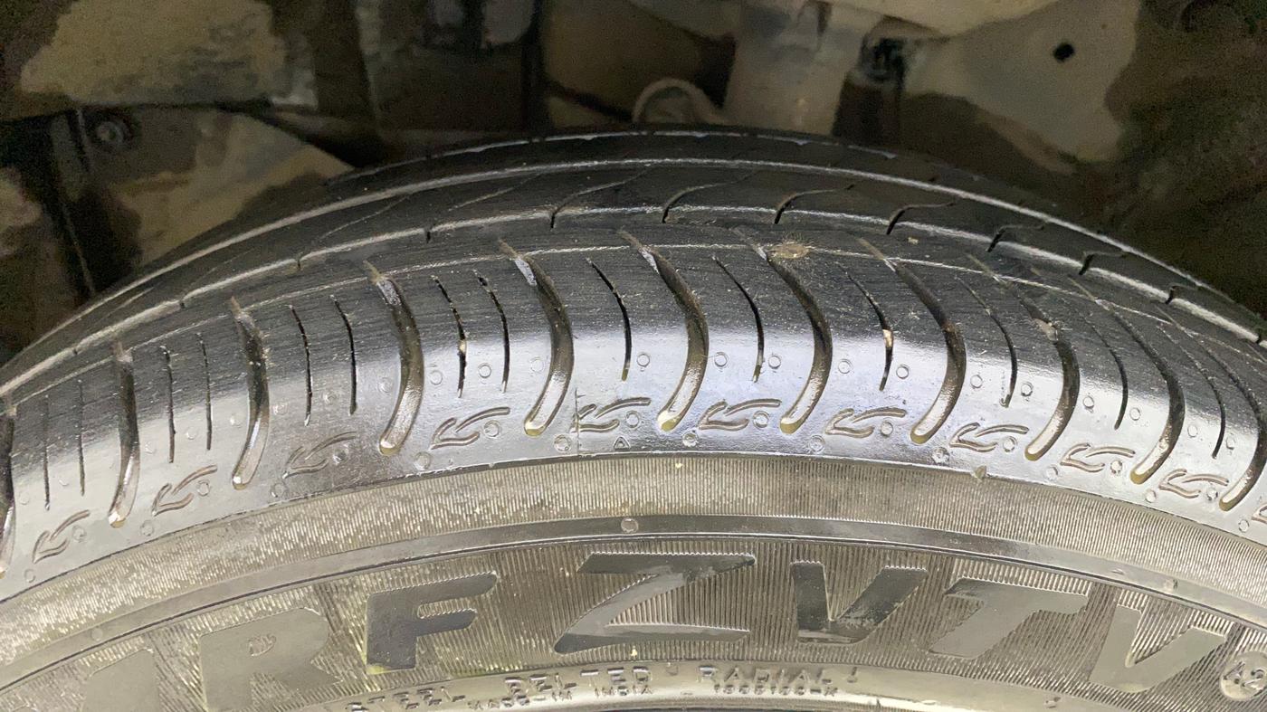 2022 Honda Amaze 1.2L I-VTEC VX CVT, Petrol, Automatic, 13,720 km, Left Front Tyre Tread