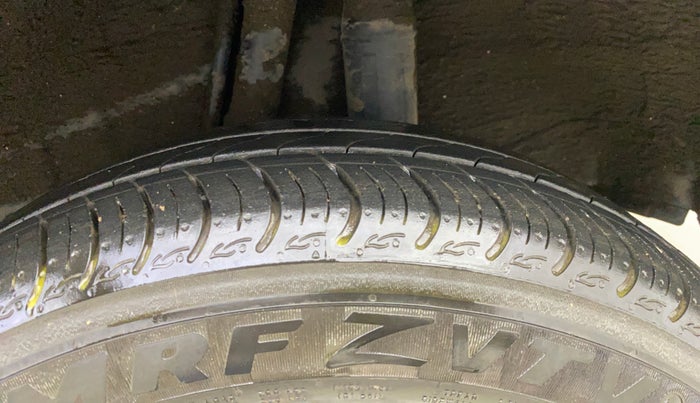 2022 Honda Amaze 1.2L I-VTEC VX CVT, Petrol, Automatic, 13,720 km, Left Rear Tyre Tread