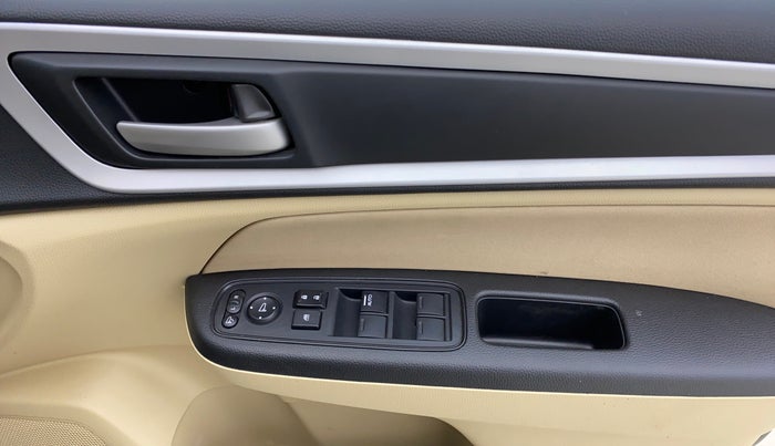 2022 Honda Amaze 1.2L I-VTEC VX CVT, Petrol, Automatic, 13,720 km, Driver Side Door Panels Control