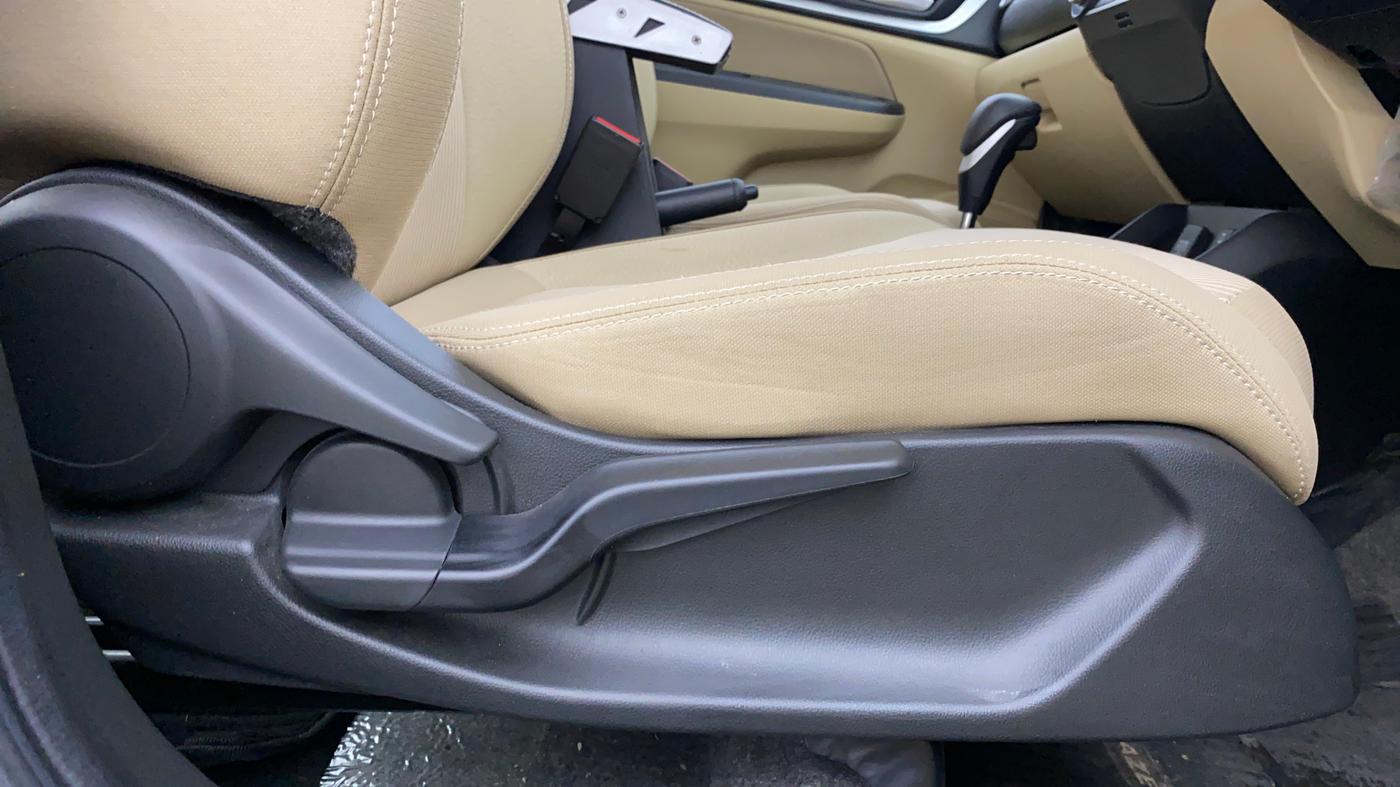 2022 Honda Amaze 1.2L I-VTEC VX CVT, Petrol, Automatic, 13,720 km, Driver Side Adjustment Panel