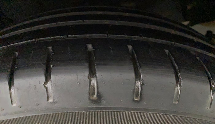 2019 Maruti Baleno ALPHA PETROL 1.2, Petrol, Manual, 56,807 km, Right Front Tyre Tread