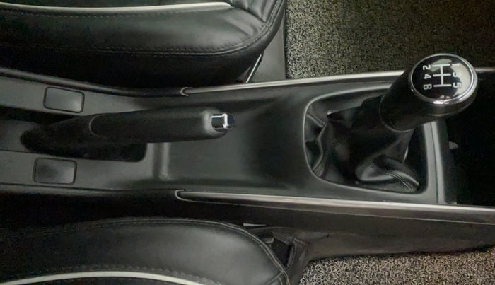 2019 Maruti Baleno ALPHA PETROL 1.2, Petrol, Manual, 56,807 km, Gear Lever