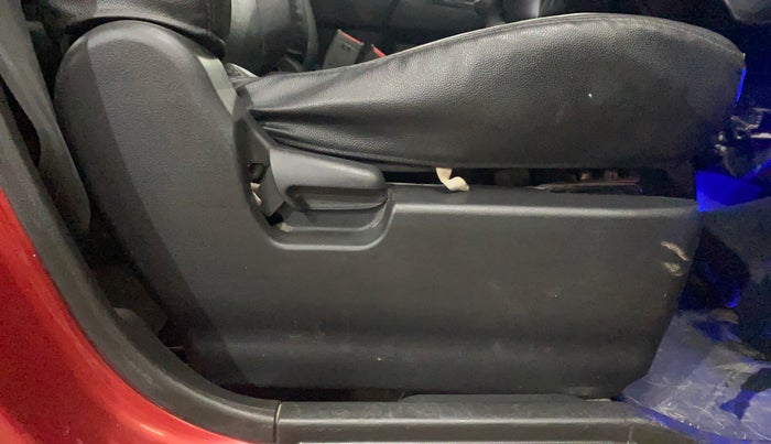 2014 Maruti Wagon R 1.0 VXI, Petrol, Manual, 71,169 km, Driver Side Adjustment Panel