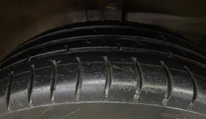 2014 Maruti Wagon R 1.0 VXI, Petrol, Manual, 71,169 km, Right Front Tyre Tread