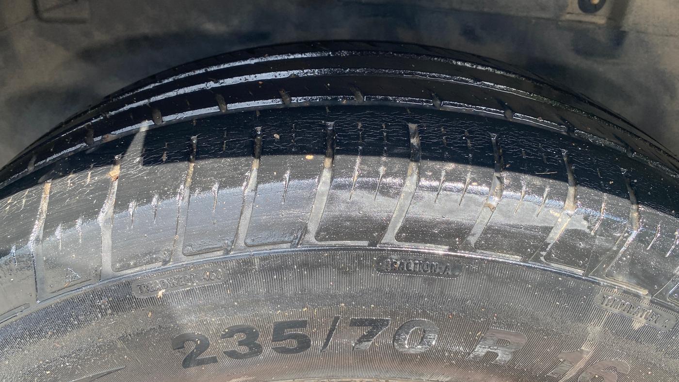 2018 Tata Hexa XE 4X2 7 STR, Diesel, Manual, 1,11,625 km, Left Front Tyre Tread