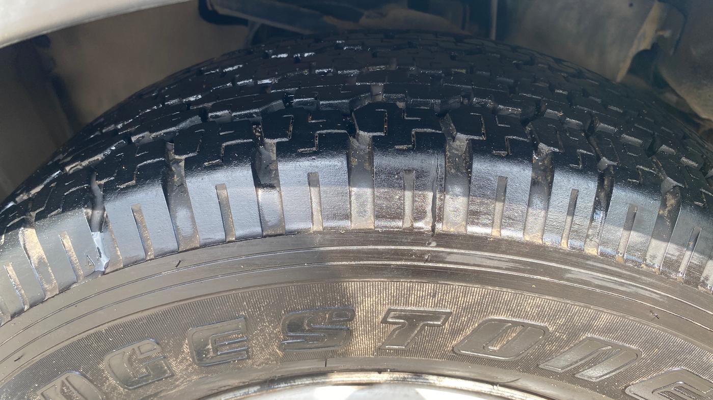 2018 Tata Hexa XE 4X2 7 STR, Diesel, Manual, 1,11,625 km, Left Rear Tyre Tread