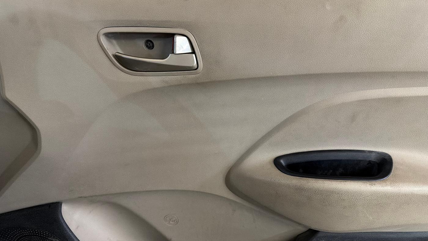 2018 Hyundai NEW SANTRO MAGNA CNG, CNG, Manual, 92,471 km, Driver Side Door Panels Control