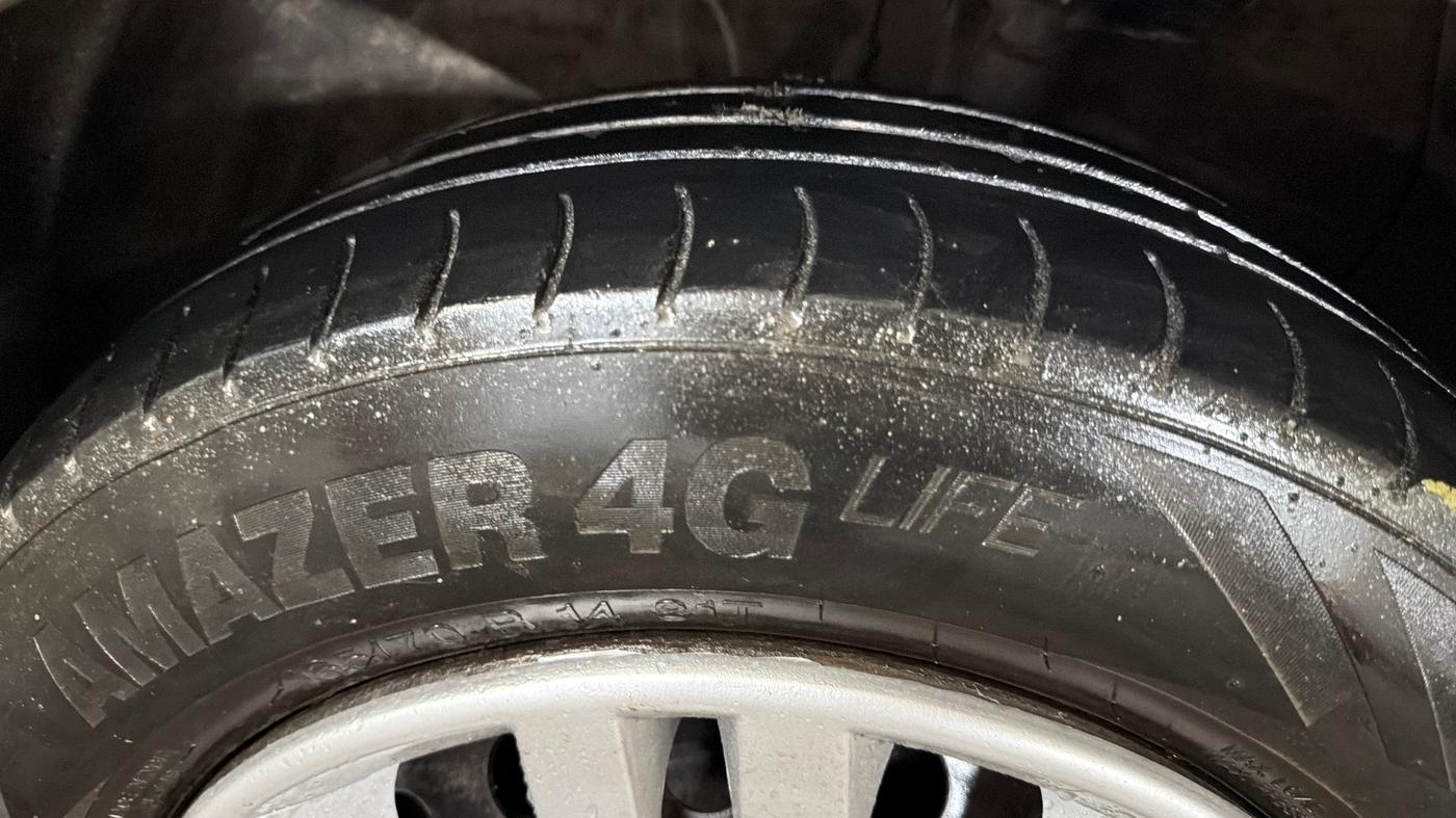 2018 Hyundai NEW SANTRO MAGNA CNG, CNG, Manual, 92,471 km, Right Front Tyre Tread