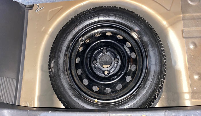 2017 Ford New Figo TREND 1.2 PETROL, Petrol, Manual, 11,261 km, Spare Tyre