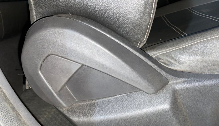 2017 Ford New Figo TREND 1.2 PETROL, Petrol, Manual, 11,261 km, Driver Side Adjustment Panel