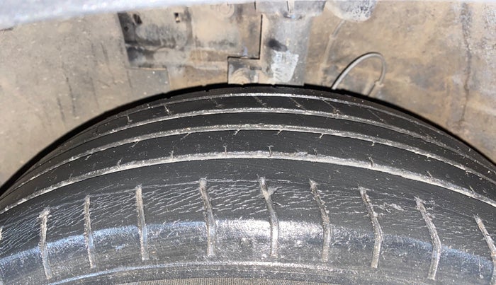 2019 Hyundai VENUE S 1.2, Petrol, Manual, 31,594 km, Left Front Tyre Tread