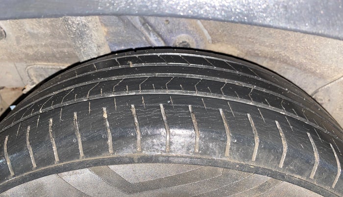 2019 Hyundai VENUE S 1.2, Petrol, Manual, 31,594 km, Right Rear Tyre Tread