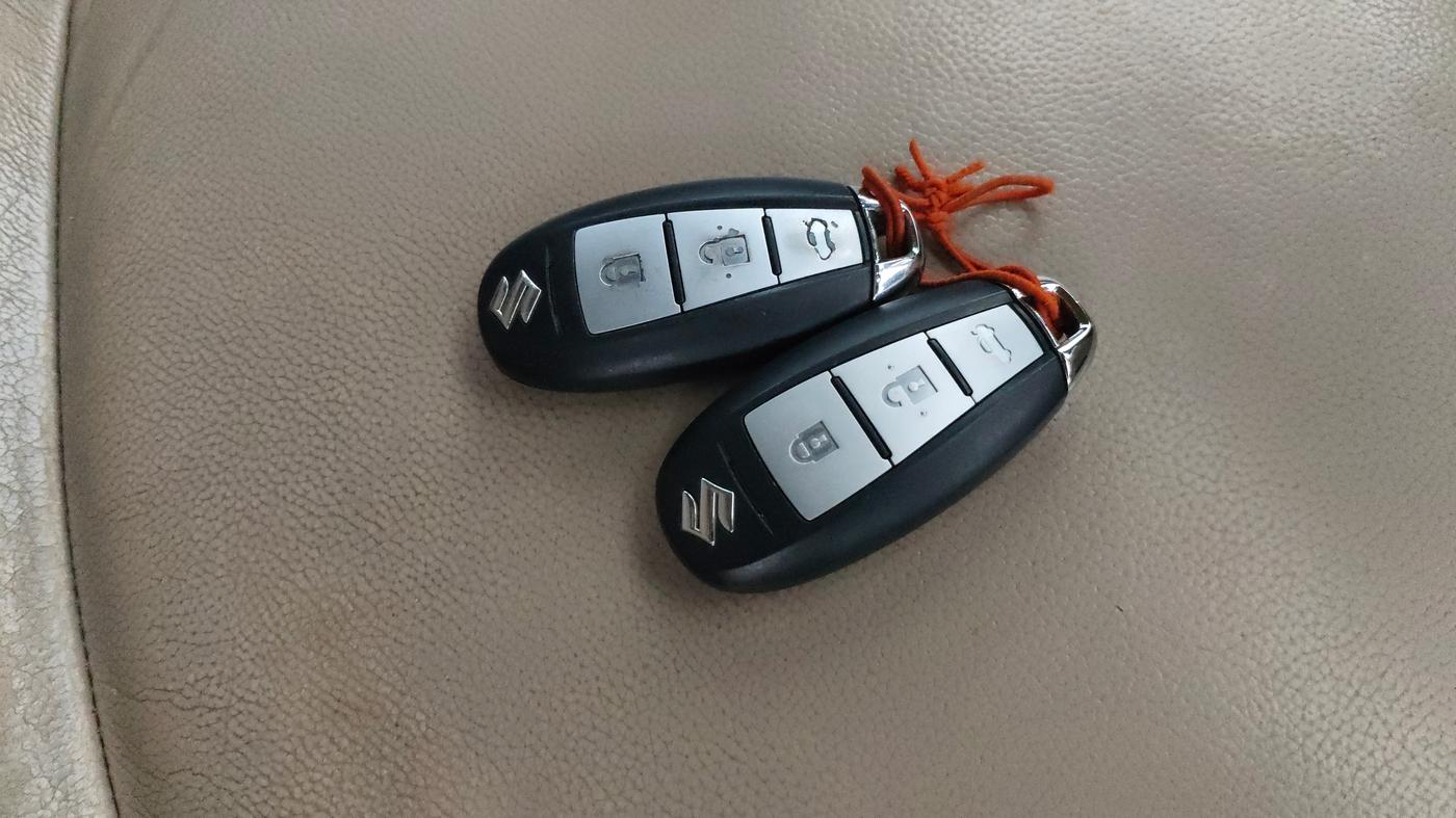 2015 Maruti Ciaz ZXI, CNG, Manual, 1,09,168 km, Key Close Up