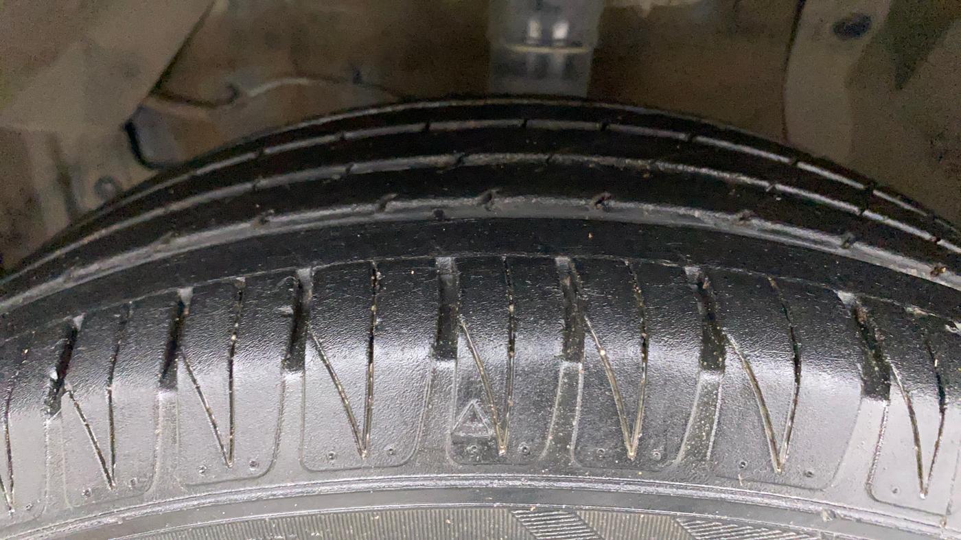 2022 Maruti Vitara Brezza ZXI PLUS AT SHVS, Petrol, Automatic, 24,794 km, Left Front Tyre Tread