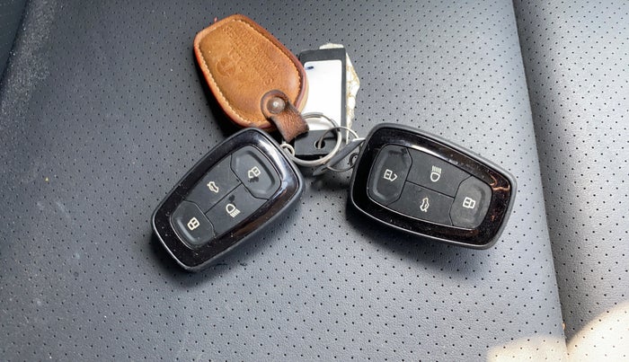 2023 Tata ALTROZ  XZ Plus (O) (S), Petrol, Manual, 22,499 km, Key Close Up