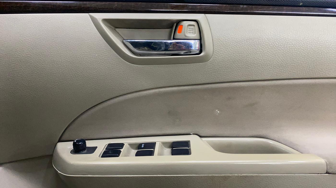 2012 Maruti Swift Dzire VXI, Petrol, Manual, 93,311 km, Driver Side Door Panels Control