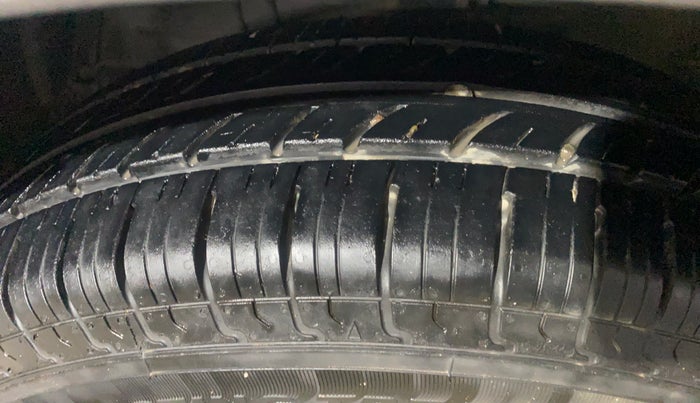 2012 Maruti Swift Dzire VXI, Petrol, Manual, 93,390 km, Left Front Tyre Tread