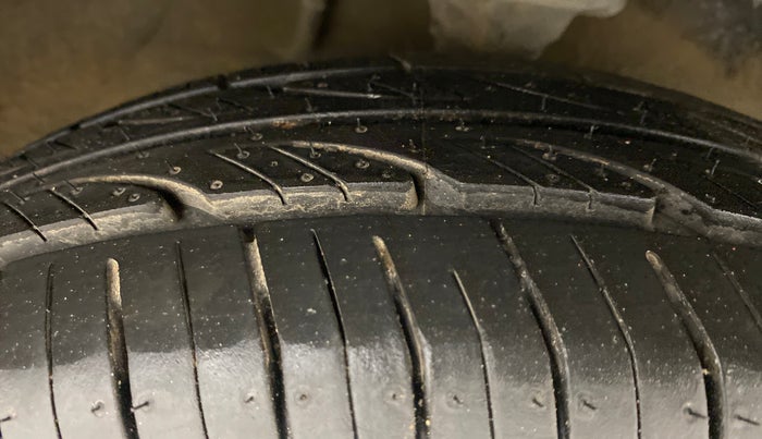 2014 Maruti Alto 800 VXI, Petrol, Manual, 56,974 km, Right Front Tyre Tread