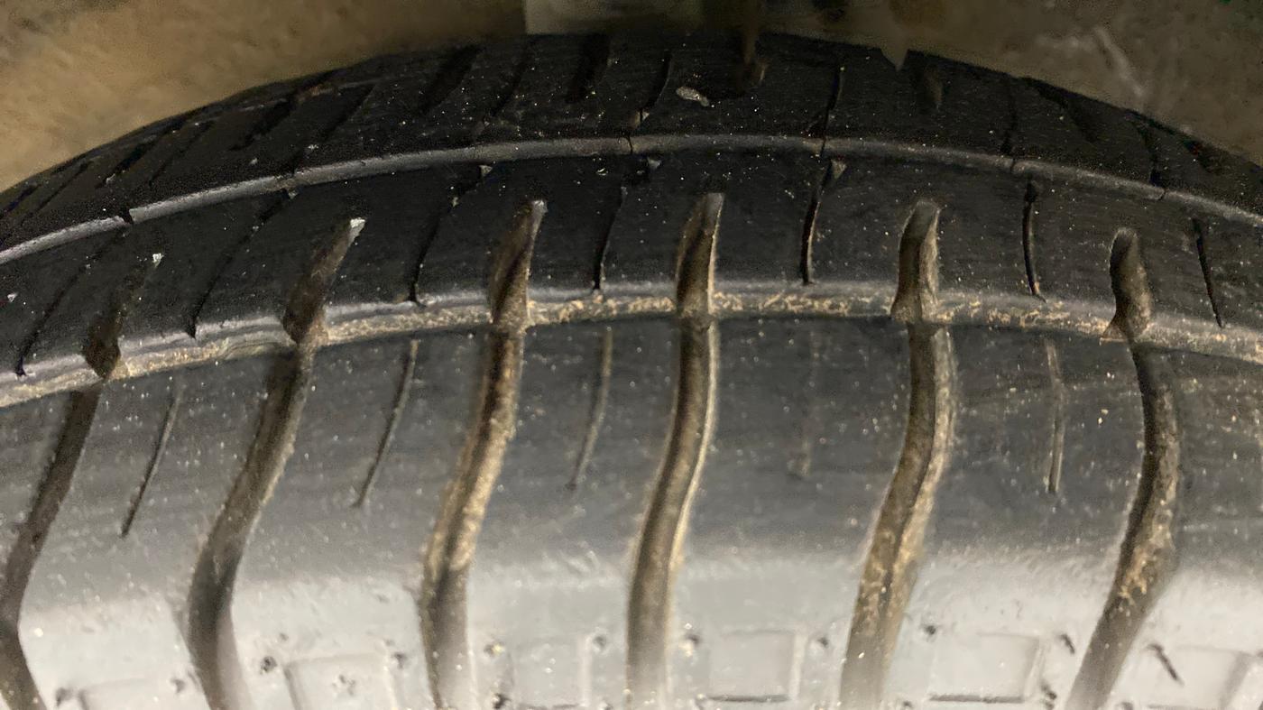 2014 Maruti Alto 800 VXI, Petrol, Manual, 56,974 km, Left Front Tyre Tread