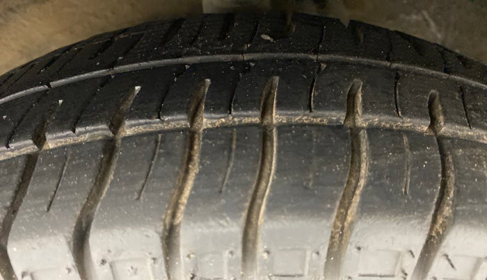 2014 Maruti Alto 800 VXI, Petrol, Manual, 56,974 km, Left Front Tyre Tread