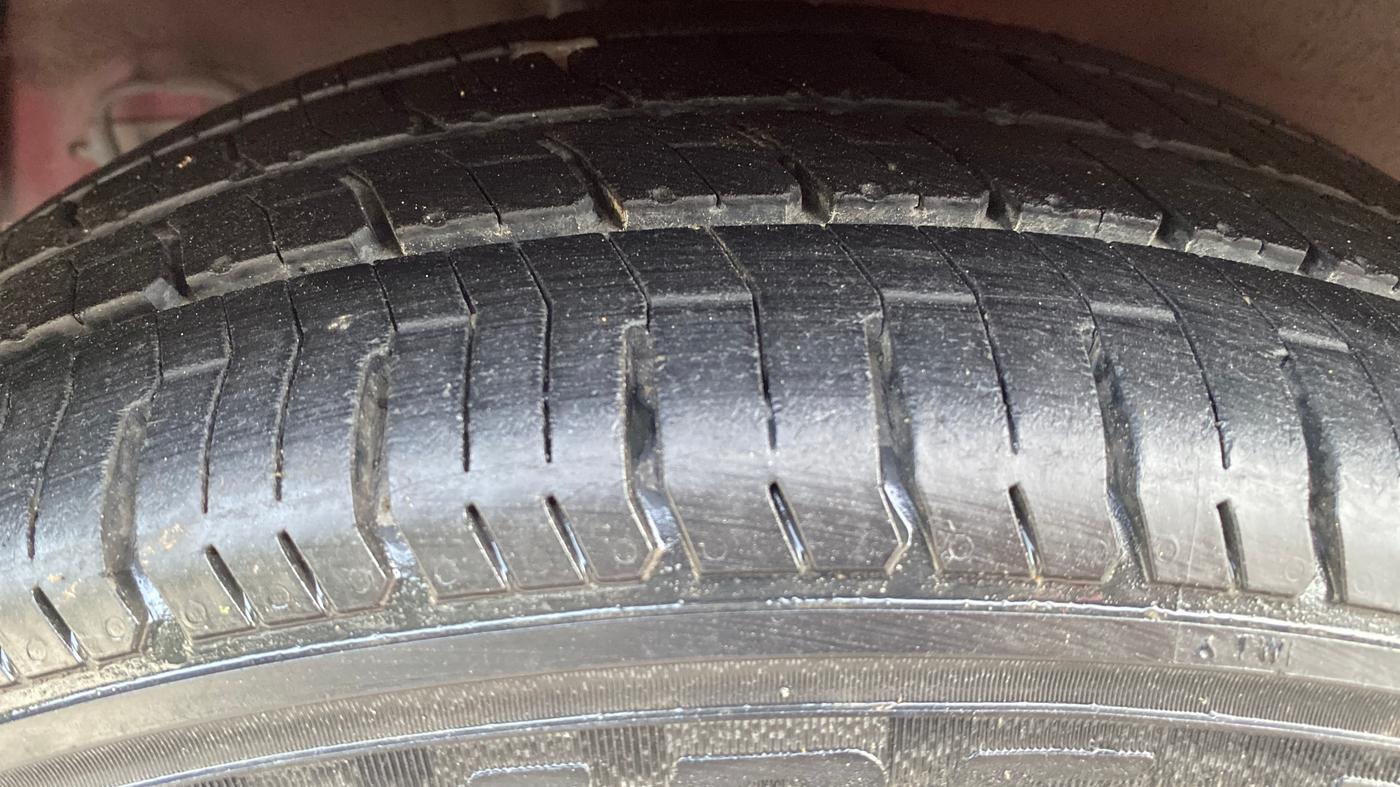 2015 Hyundai Xcent S 1.1 CRDI, Diesel, Manual, 1,01,548 km, Right Rear Tyre Tread