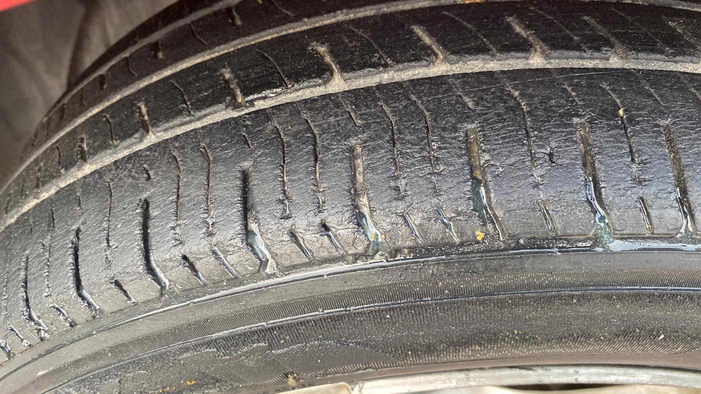 2015 Hyundai Xcent S 1.1 CRDI, Diesel, Manual, 1,01,548 km, Left Front Tyre Tread