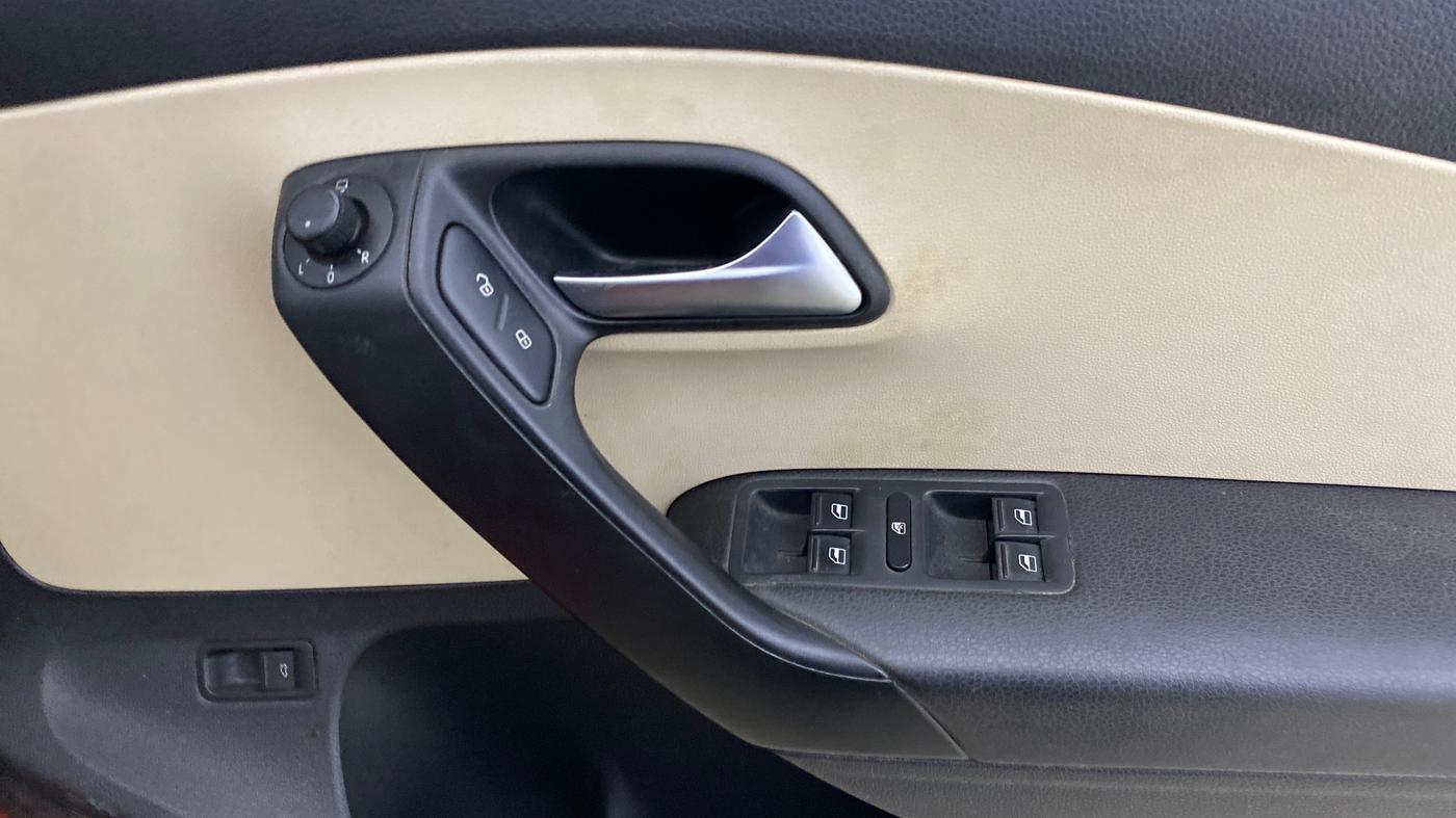 2019 Volkswagen Vento HIGHLINE PLUS 1.5 AT, Diesel, Automatic, 14,719 km, Driver Side Door Panels Control