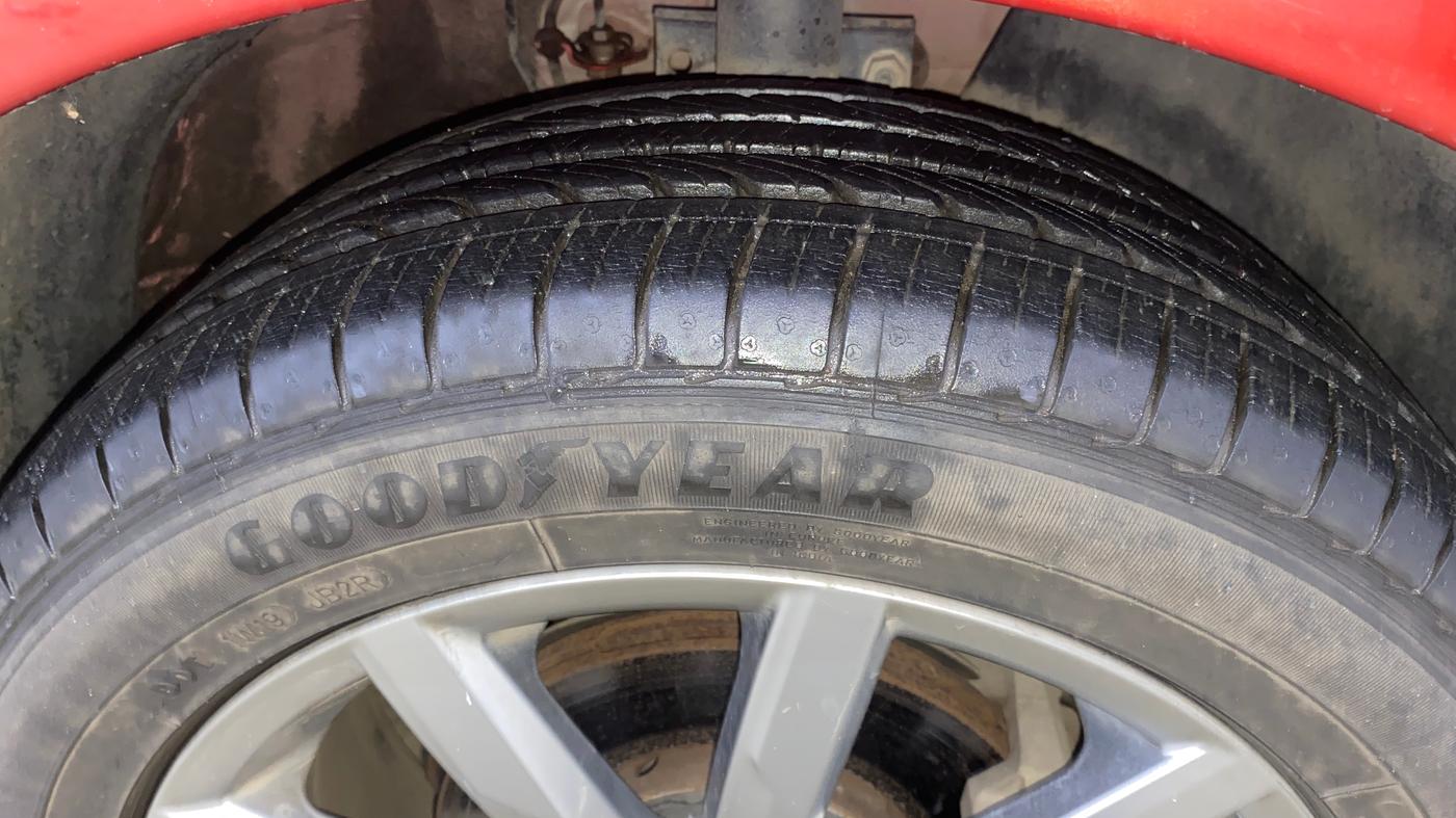 2019 Volkswagen Vento HIGHLINE PLUS 1.5 AT, Diesel, Automatic, 14,719 km, Right Front Tyre Tread