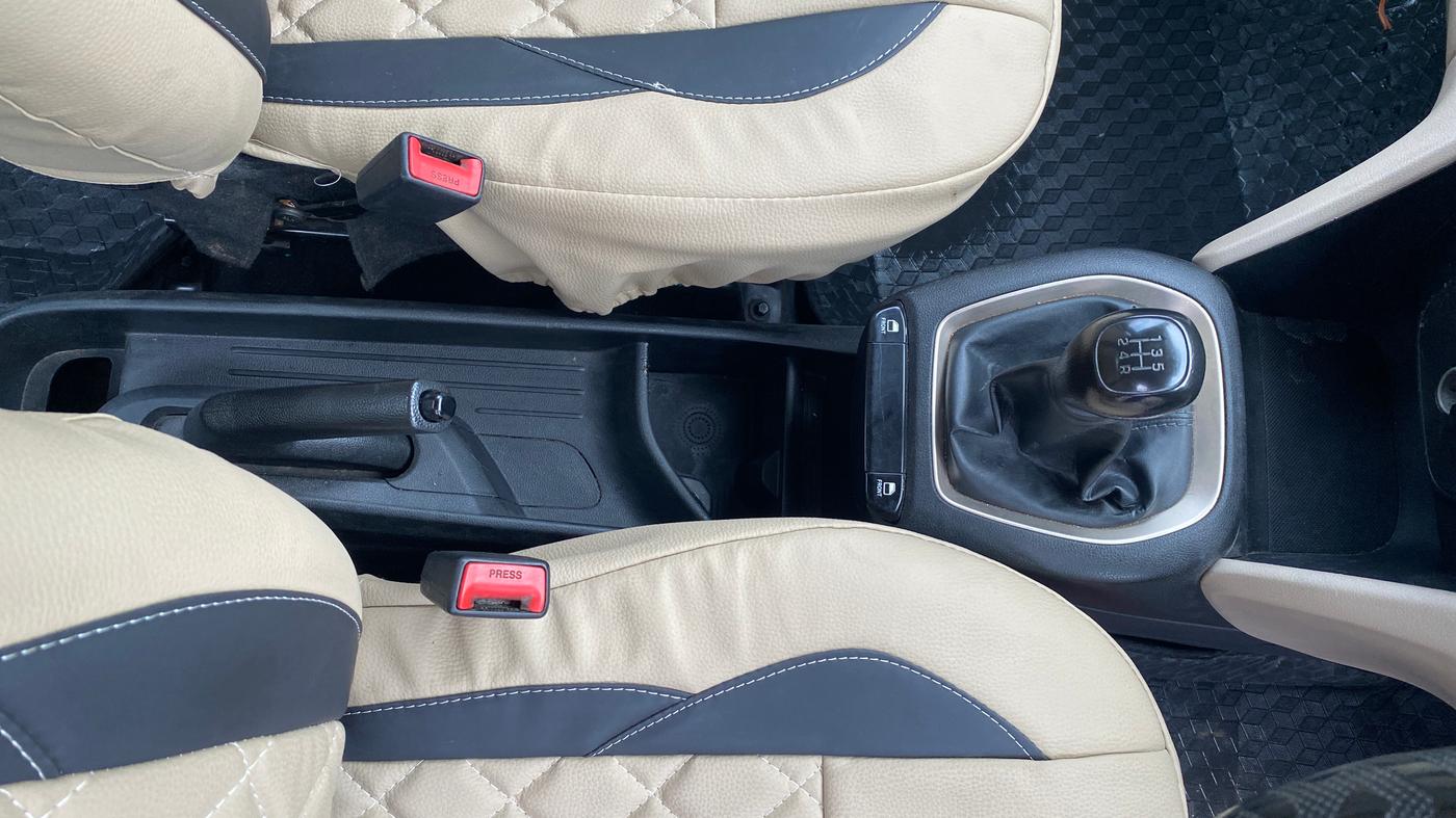 2019 Hyundai NEW SANTRO ERA EXECUTIVE, Petrol, Manual, 1,06,287 km, Gear Lever