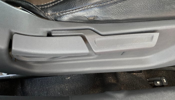 2020 Hyundai AURA SX 1.2 (O), Petrol, Manual, 53,025 km, Driver Side Adjustment Panel