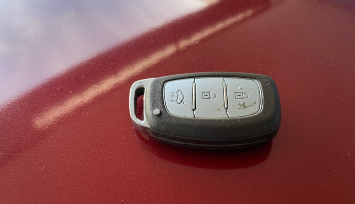 2020 Hyundai AURA SX 1.2 (O), Petrol, Manual, 53,025 km, Key Close Up