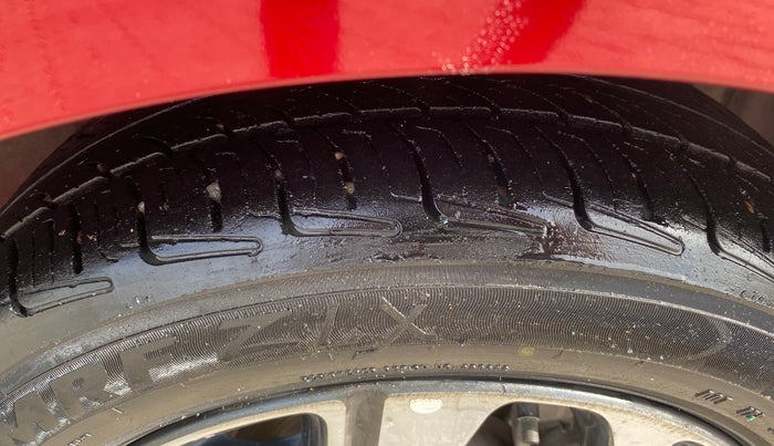 2020 Hyundai AURA SX 1.2 (O), Petrol, Manual, 53,025 km, Right Front Tyre Tread