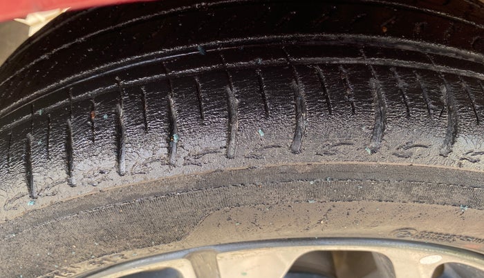 2020 Hyundai AURA SX 1.2 (O), Petrol, Manual, 53,025 km, Left Front Tyre Tread