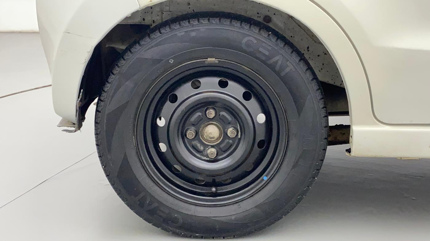2012 Maruti A Star VXI (ABS) AT, CNG, Automatic, 86,838 km, Right Rear Wheel