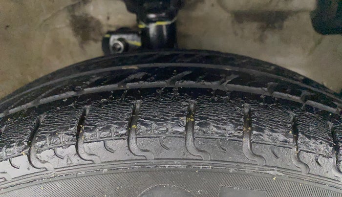 2012 Maruti A Star VXI (ABS) AT, CNG, Automatic, 86,838 km, Right Front Tyre Tread