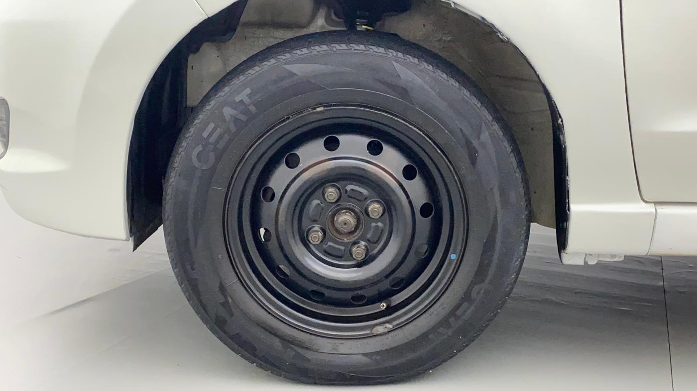 2012 Maruti A Star VXI (ABS) AT, CNG, Automatic, 86,838 km, Left Front Wheel