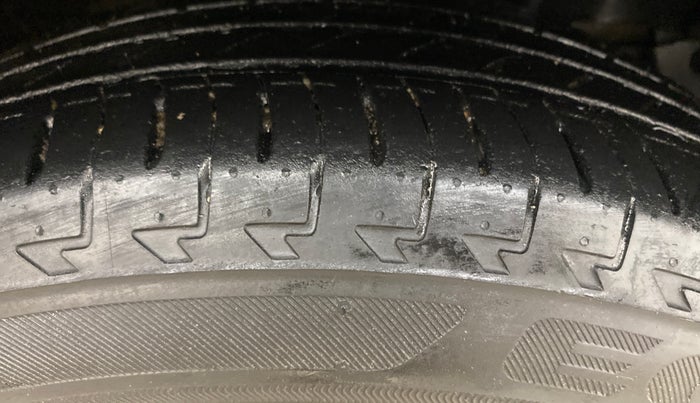 2017 Honda WR-V 1.2L I-VTEC VX MT, Petrol, Manual, 61,034 km, Right Front Tyre Tread