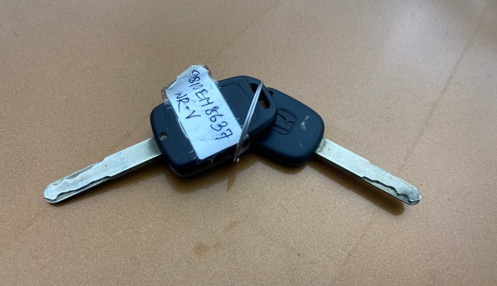 2017 Honda WR-V 1.2L I-VTEC VX MT, Petrol, Manual, 61,034 km, Key Close Up