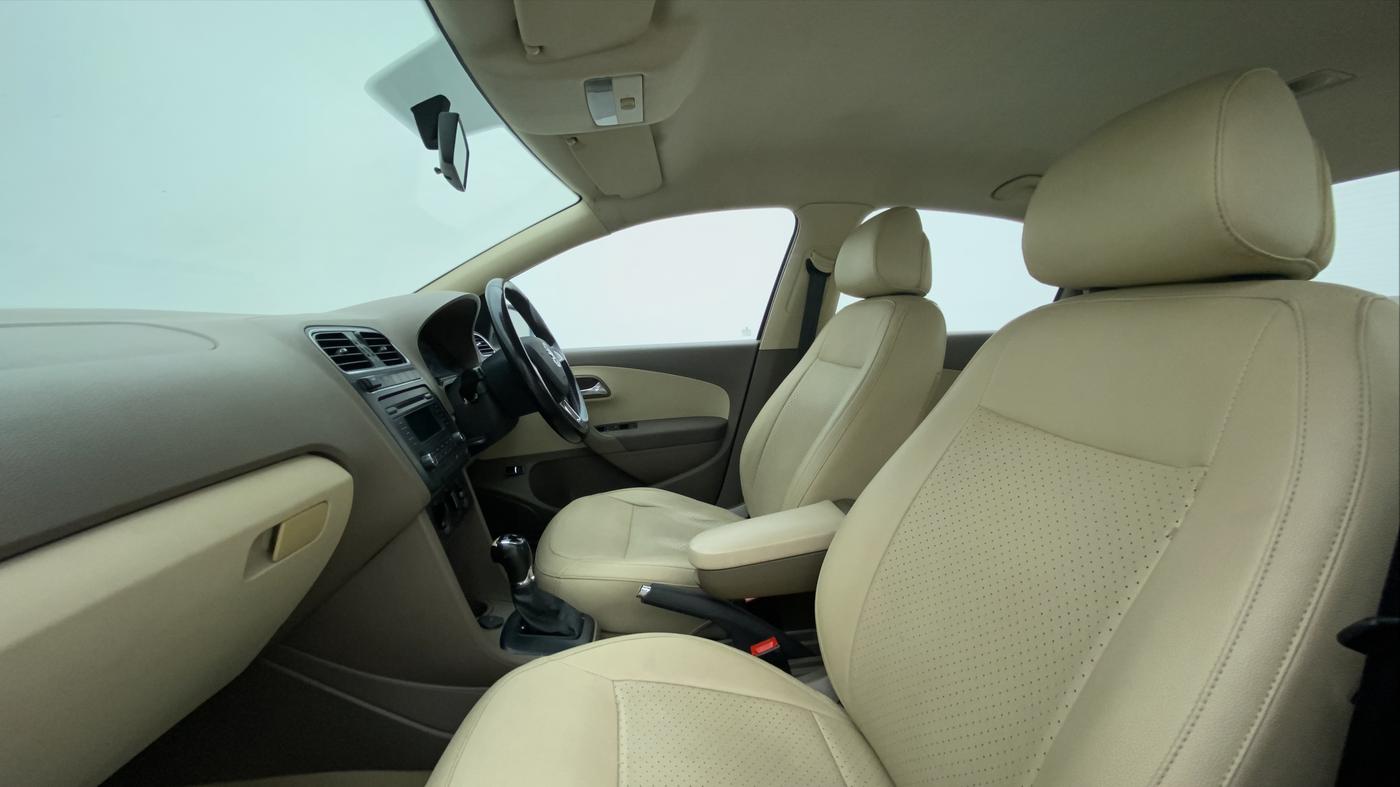 2015 Skoda Rapid 1.5 TDI AT  Ambition Plus, Diesel, Automatic, 70,352 km, Right Side Front Door Cabin