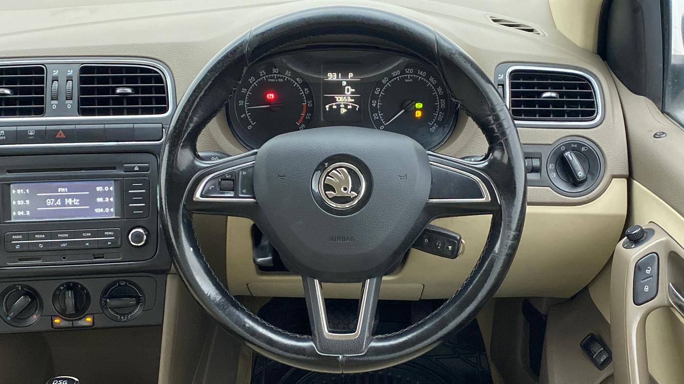 2015 Skoda Rapid 1.5 TDI AT  Ambition Plus, Diesel, Automatic, 70,352 km, Steering Wheel Close Up