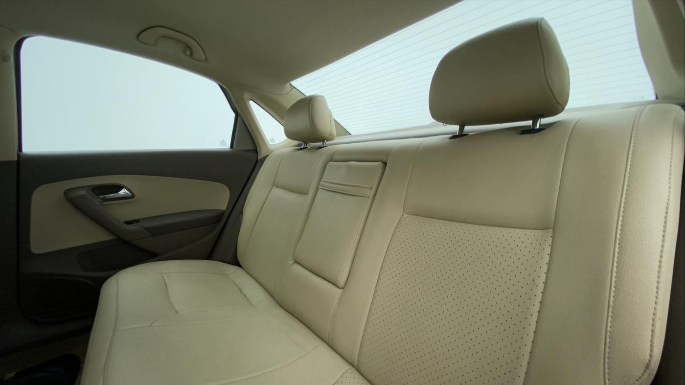 2015 Skoda Rapid 1.5 TDI AT  Ambition Plus, Diesel, Automatic, 70,352 km, Right Side Rear Door Cabin