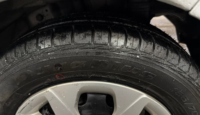 2018 Hyundai Eon MAGNA +, Petrol, Manual, 30,467 km, Left Rear Tyre Tread